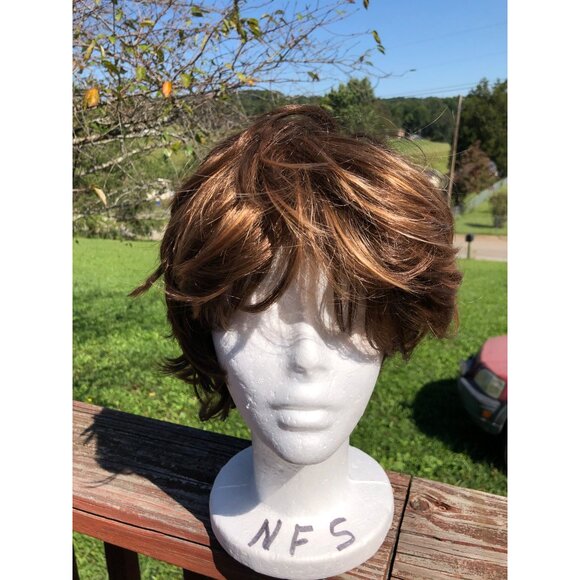 Wig Brown Carmel Blonde Highlights Layered Short Synthetic Wig For Women - Picture 2 of 13